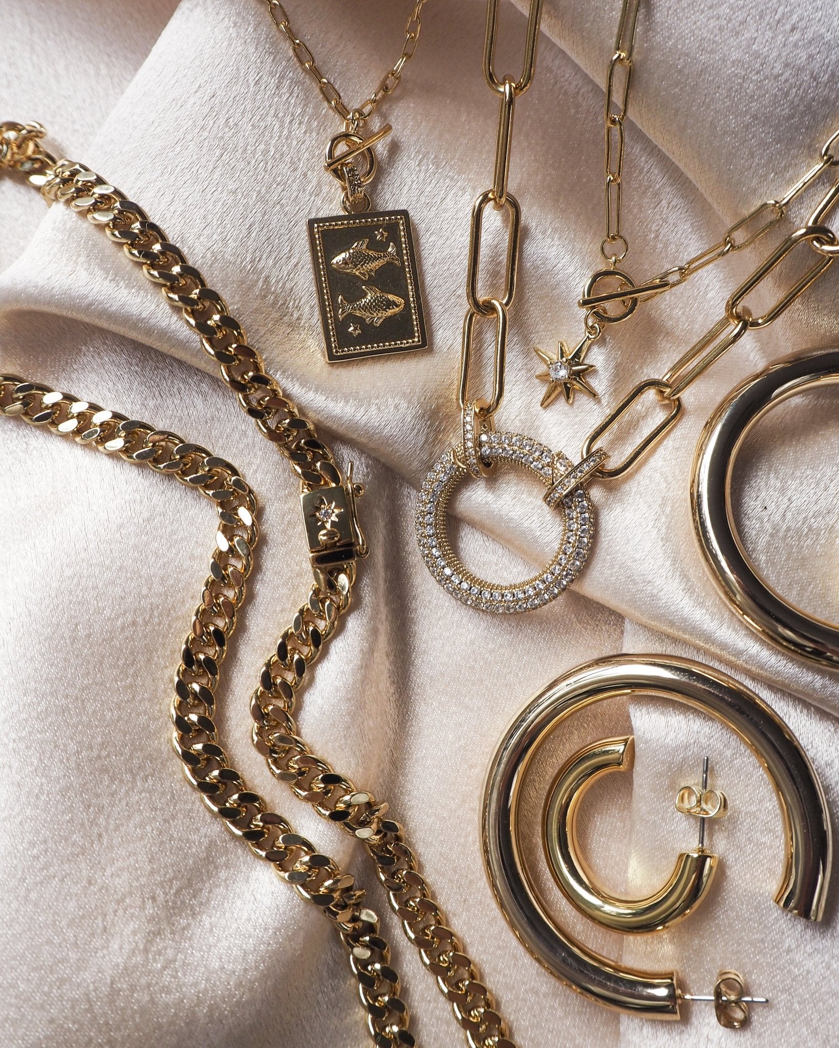 Becca necklace - five and two jewelry