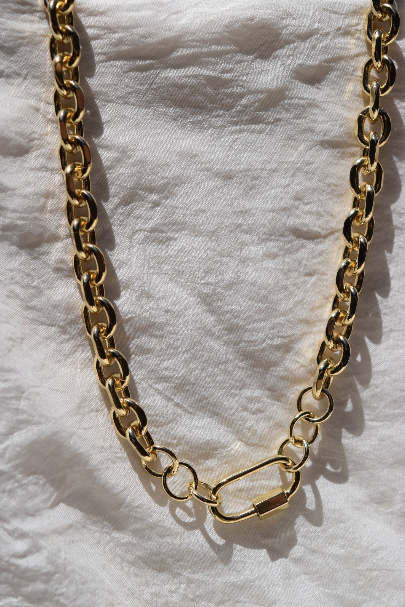 Soleil charm holder – five and two jewelry